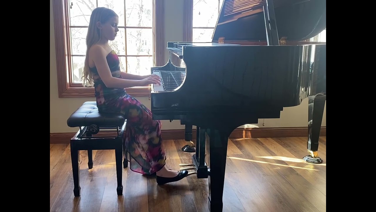 Silver Bells by J. Livingston & R. Evans, performed by Rebecca Gilhooly 