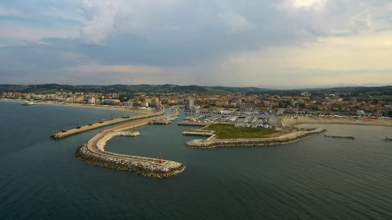 Senigallia: il porto, la spiaggia, la rotonda (xiaomi mi 4k)