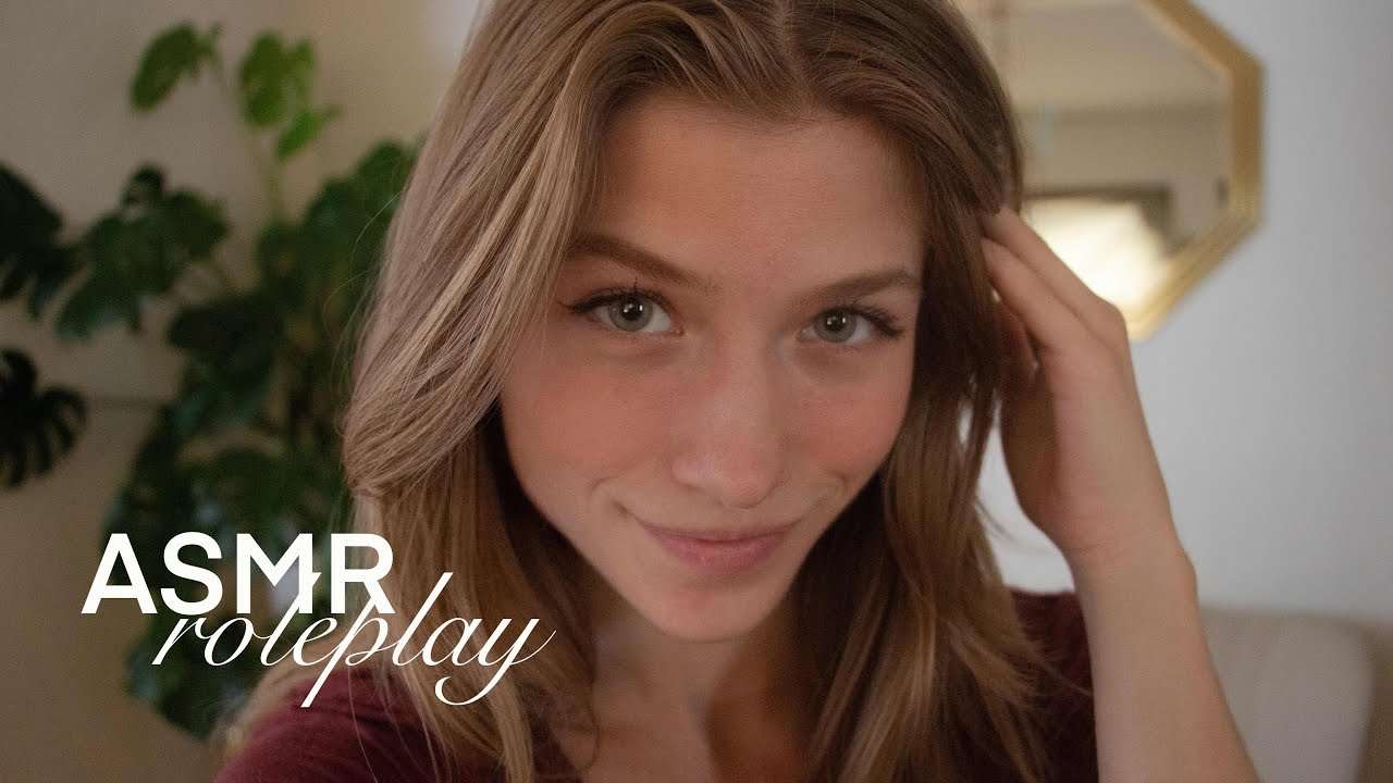 [ASMR RP] Милая девушка не перестает делать тебе комплименты!