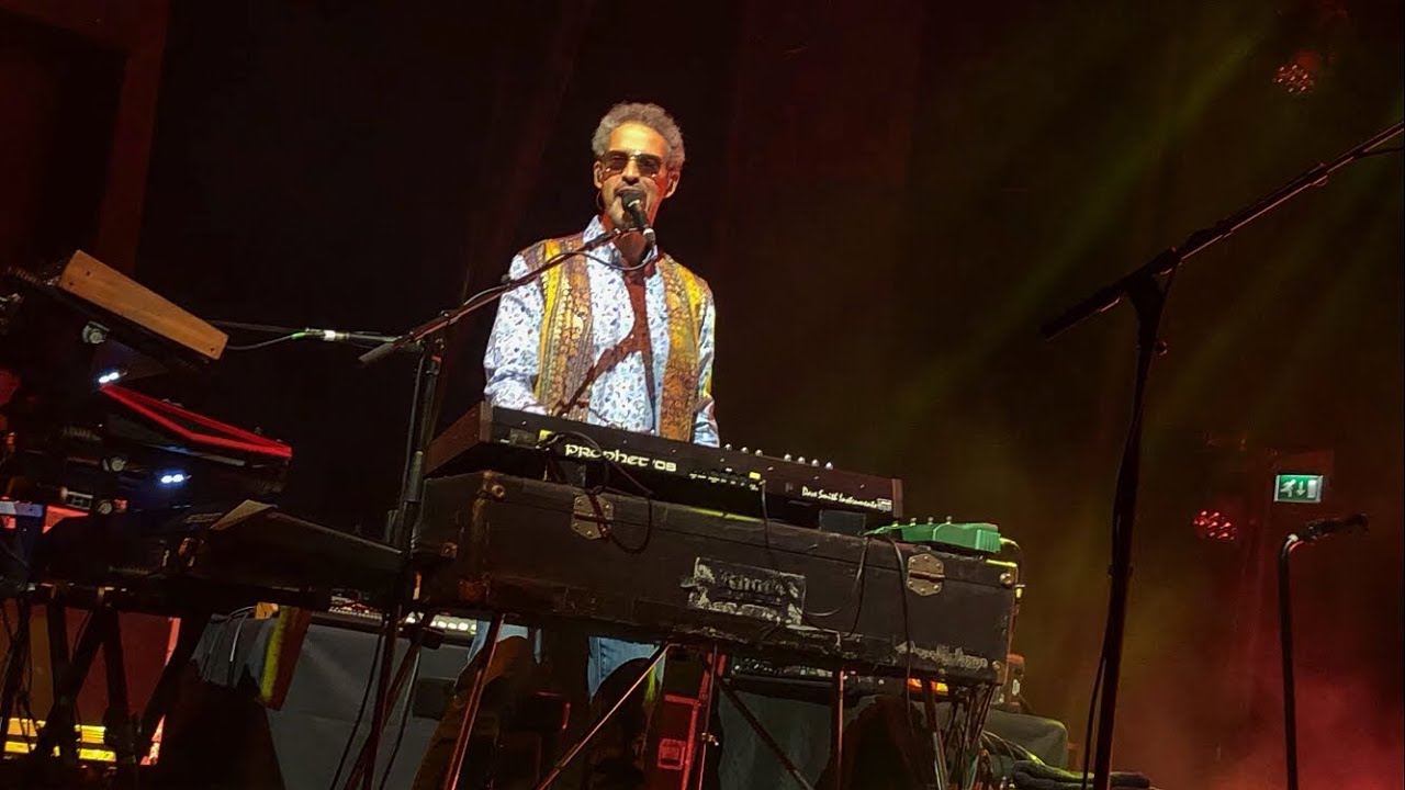 Level 42 at GLive Guildford - Micro Kid