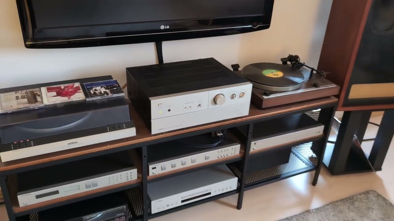 Hitachi HA7700 amplifier + HiTone HE10 speakers test