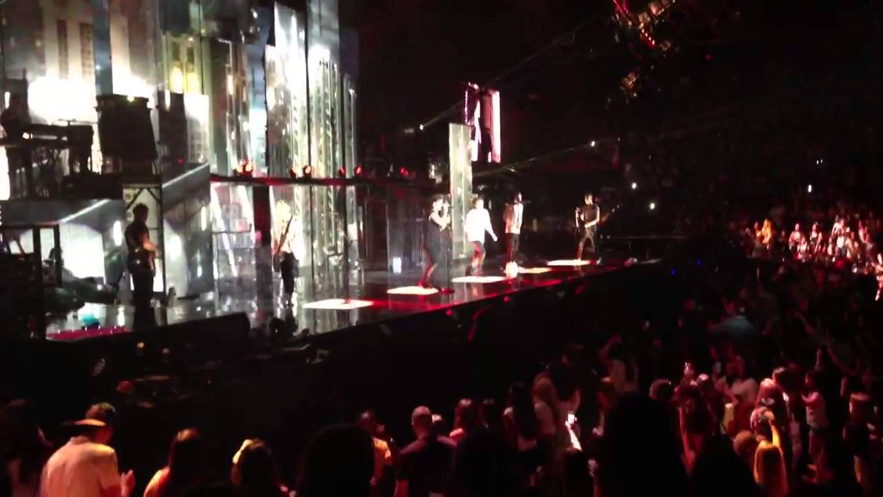 Rock Me (Live at American Airlines Arena) - One Direction