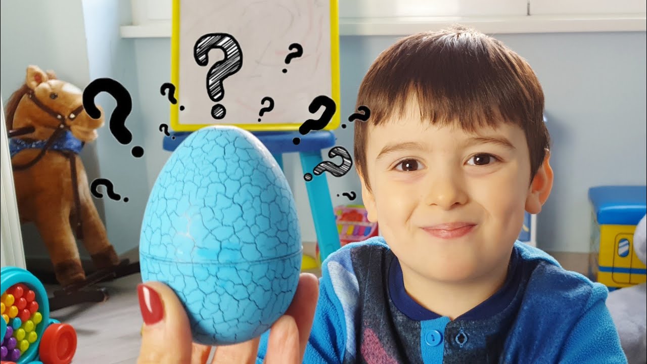 Apriamo insieme l' uovo misterioso! 😁