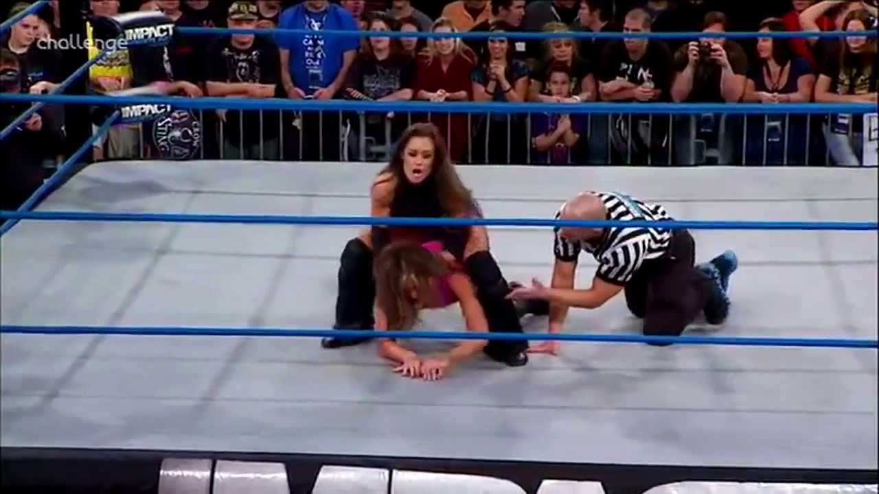 Velvet Sky vs. Brooke