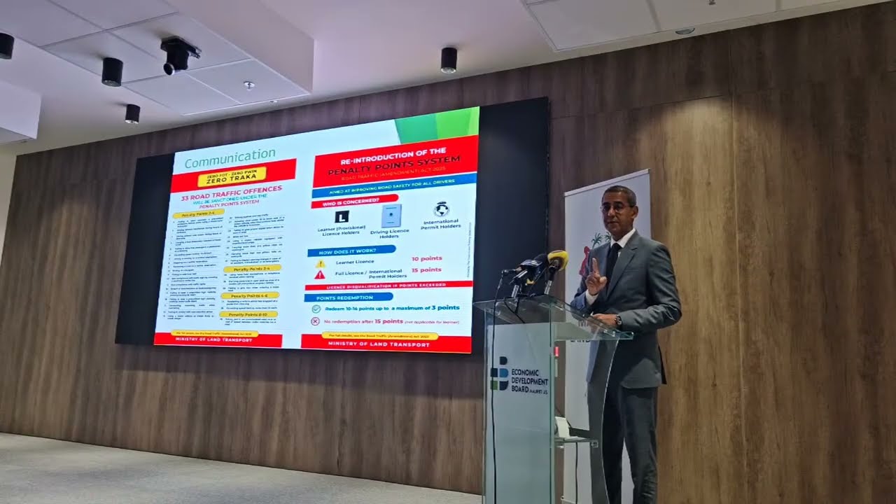 En direct : suivez le lancement du permis à points et de la Super App