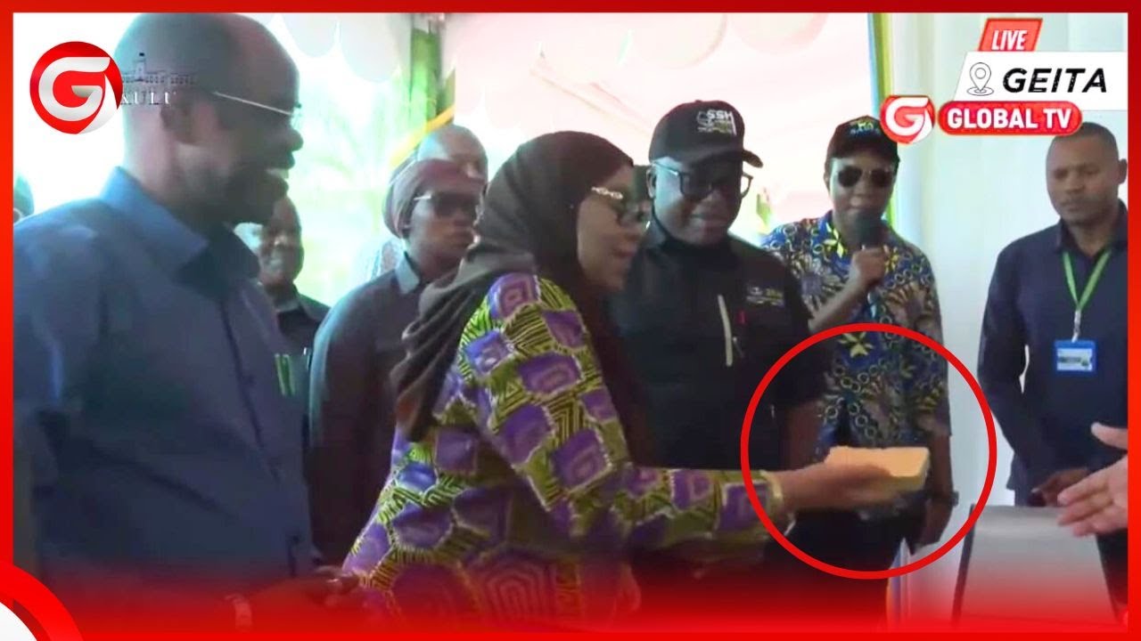 RAIS SAMIA ALIVYONYANYUA DHAHABU KWA MKONO KUPIMA UZITO ALIOAMBIWA na MUUZAJI MKUBWA...