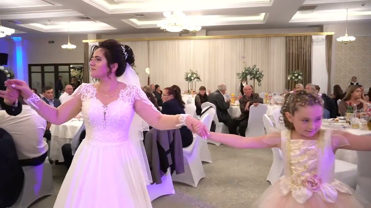 Versavia Vecliuc si Formatia Elite Botosani  Casa Lux colaj hore