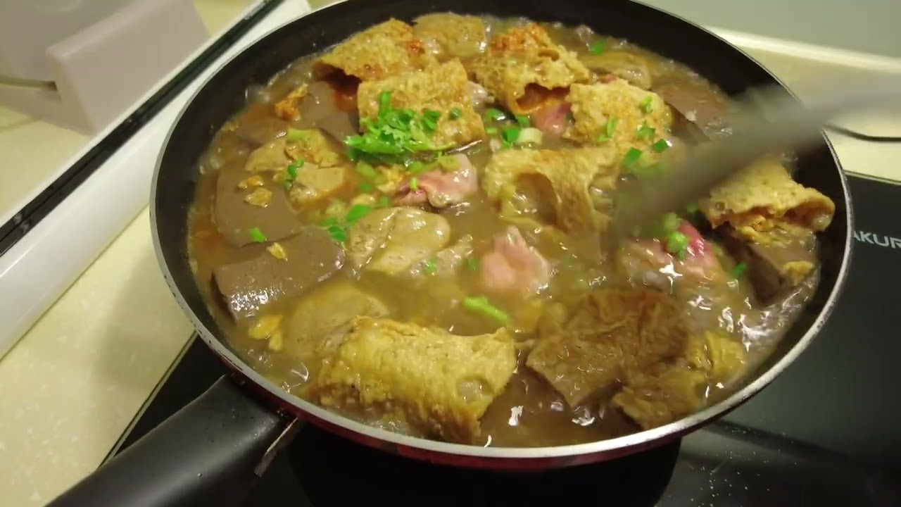 早餐洋蔥蘑菇炒蛋和丹麥吐司.中餐胡同牛油乾拌麵和胡同麻辣鴨血豆腐.雙11我買的包裹