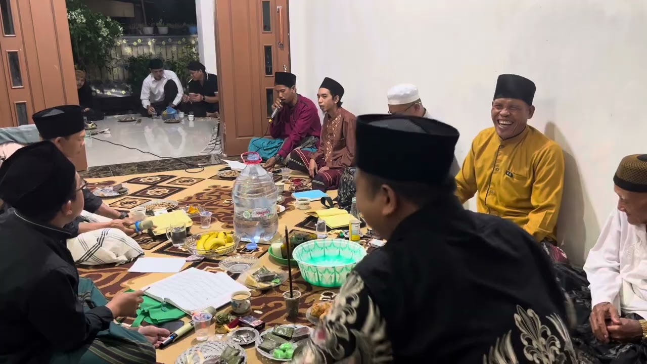 MAMACA MANAQIB TUAN SYEKH ABDUL QODIR AL-JAELANI DI KP.KAROLINA/MAUK, DIBACAKAN OLEH UST.OMAN
