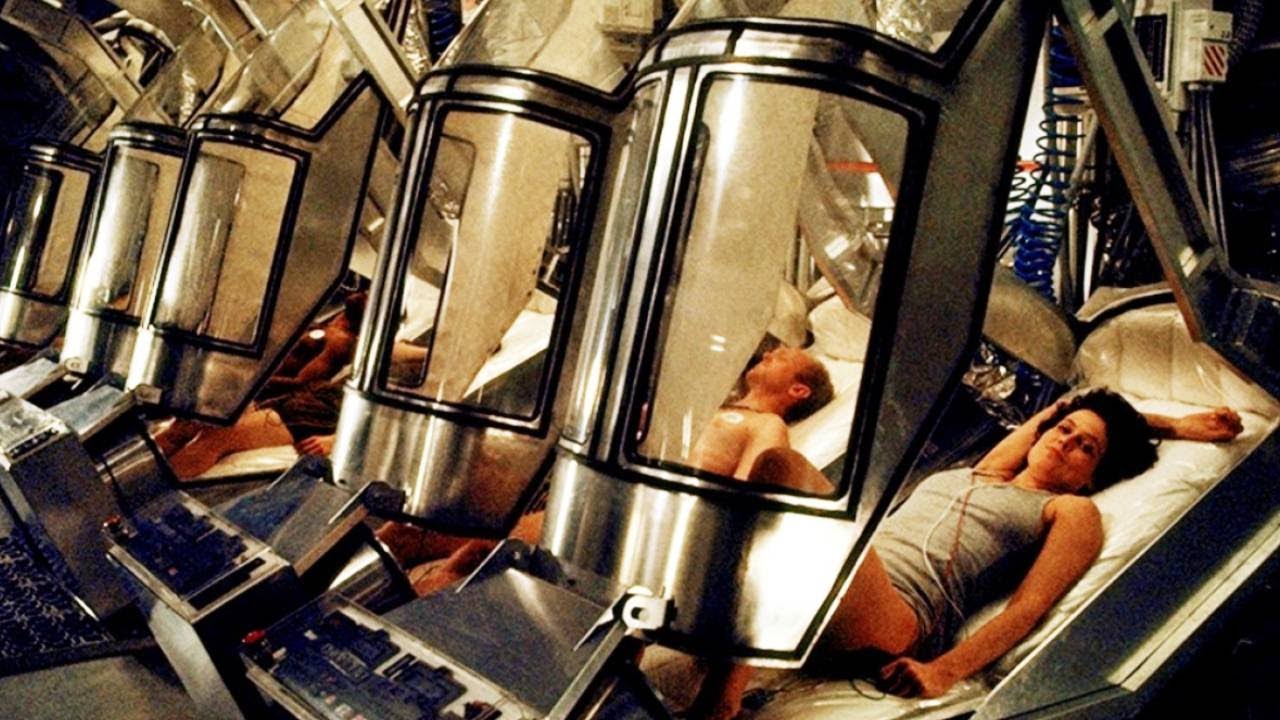 沈睡太空57年，她帶陸戰隊回外星痛快復仇，異形女王辛辛苦苦下蛋，結果全被燒了！