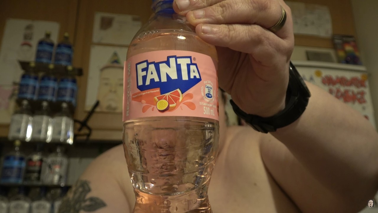 Juomatesti: Fanta Passion Fruit Grape Fruit Flavoured