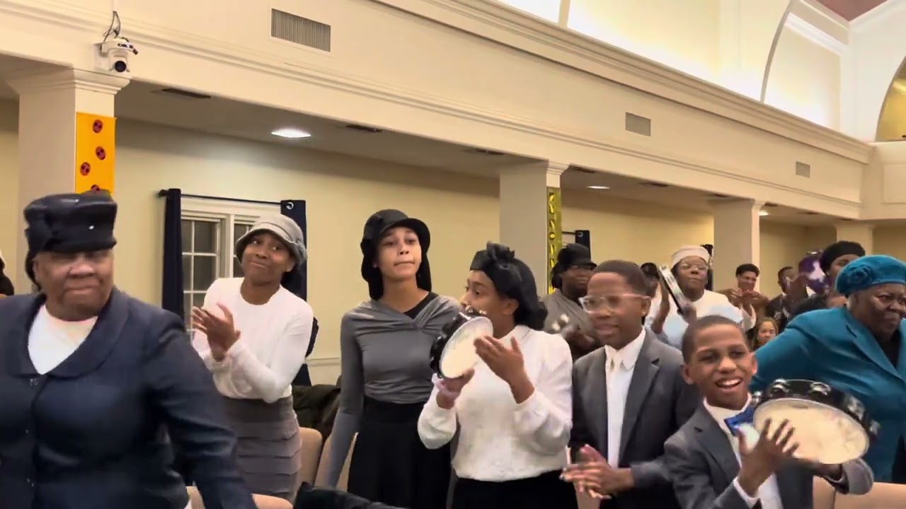 THE HOLY TEMPLE CHURCH, Fri. Night, Youth Fellowship. God is a good God.