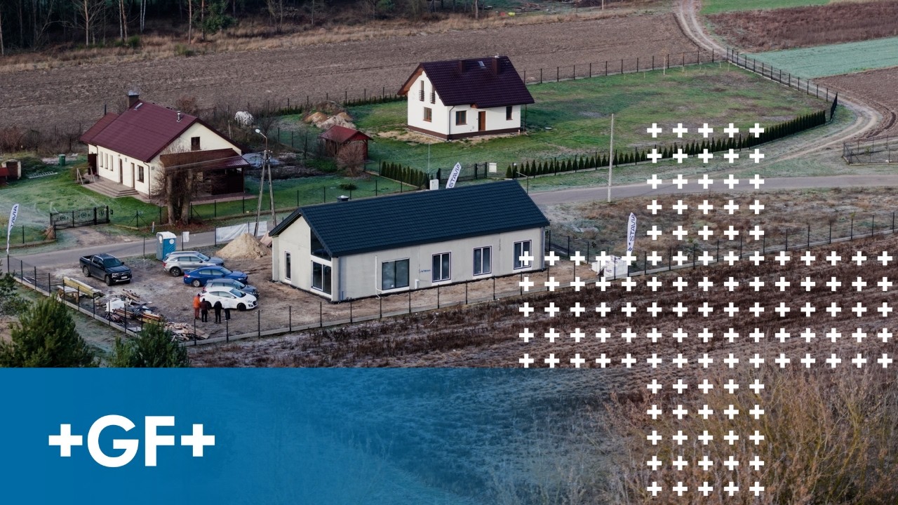 Dom prefabrykowany w Woli Smolanej | Systemy Uponor od GF  #OgrzewaniePodłogowe #Energooszczędność