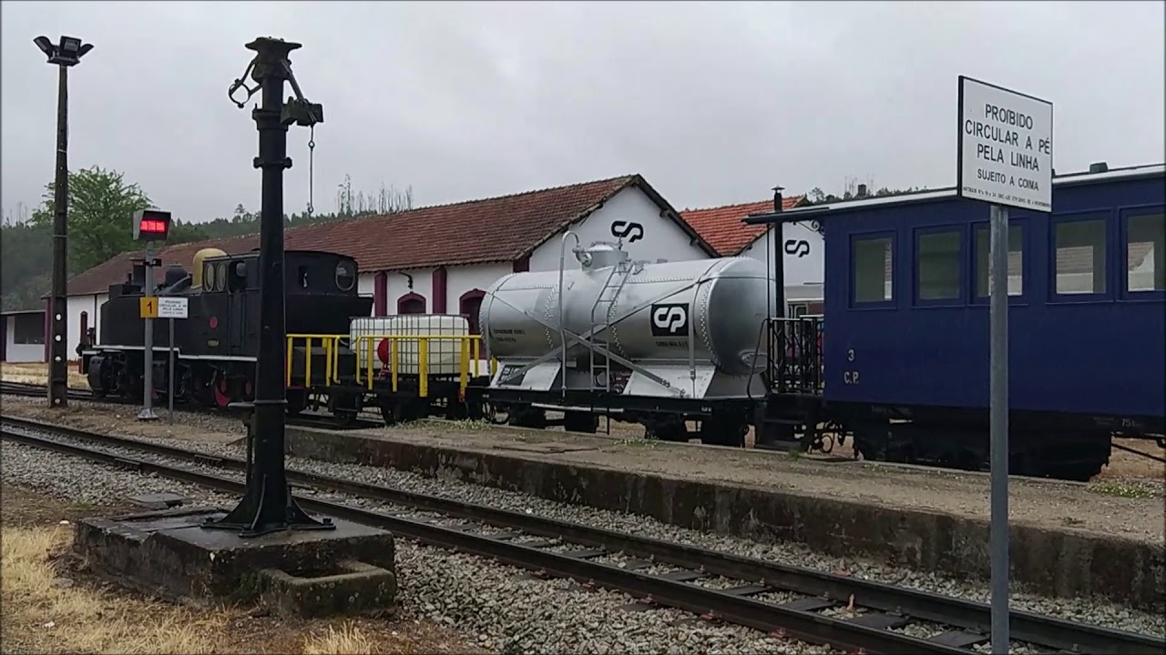 Locomotiva CP E214 em Sernada do Vouga