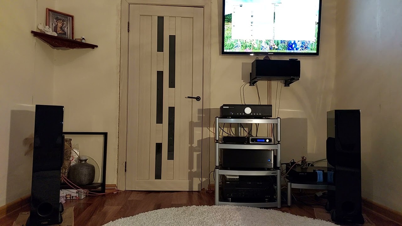 Отключаем предусилитель Musical Fidelity M6Si. Turn off the Musical Fidelity M6Si preamp.