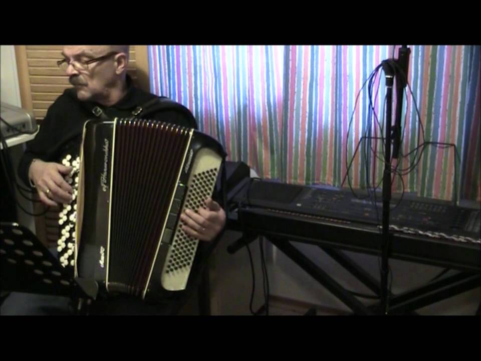 Tanssilavan luona