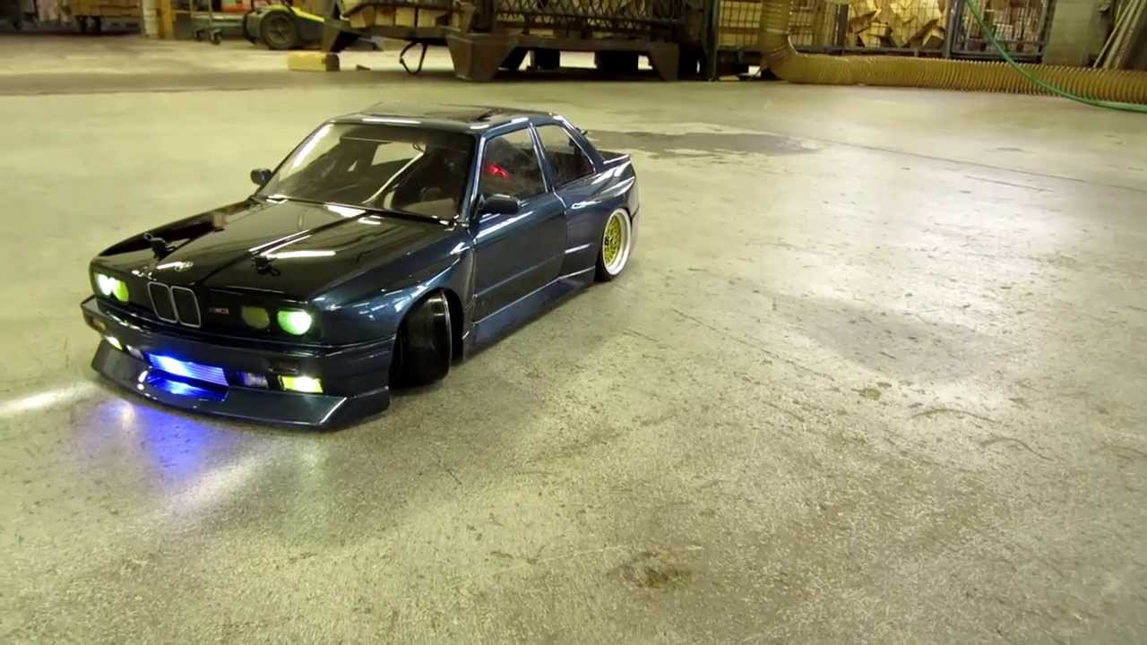 RC BMW e30  M3 BLUE/BLACK Bodypaint (picture and drift video)