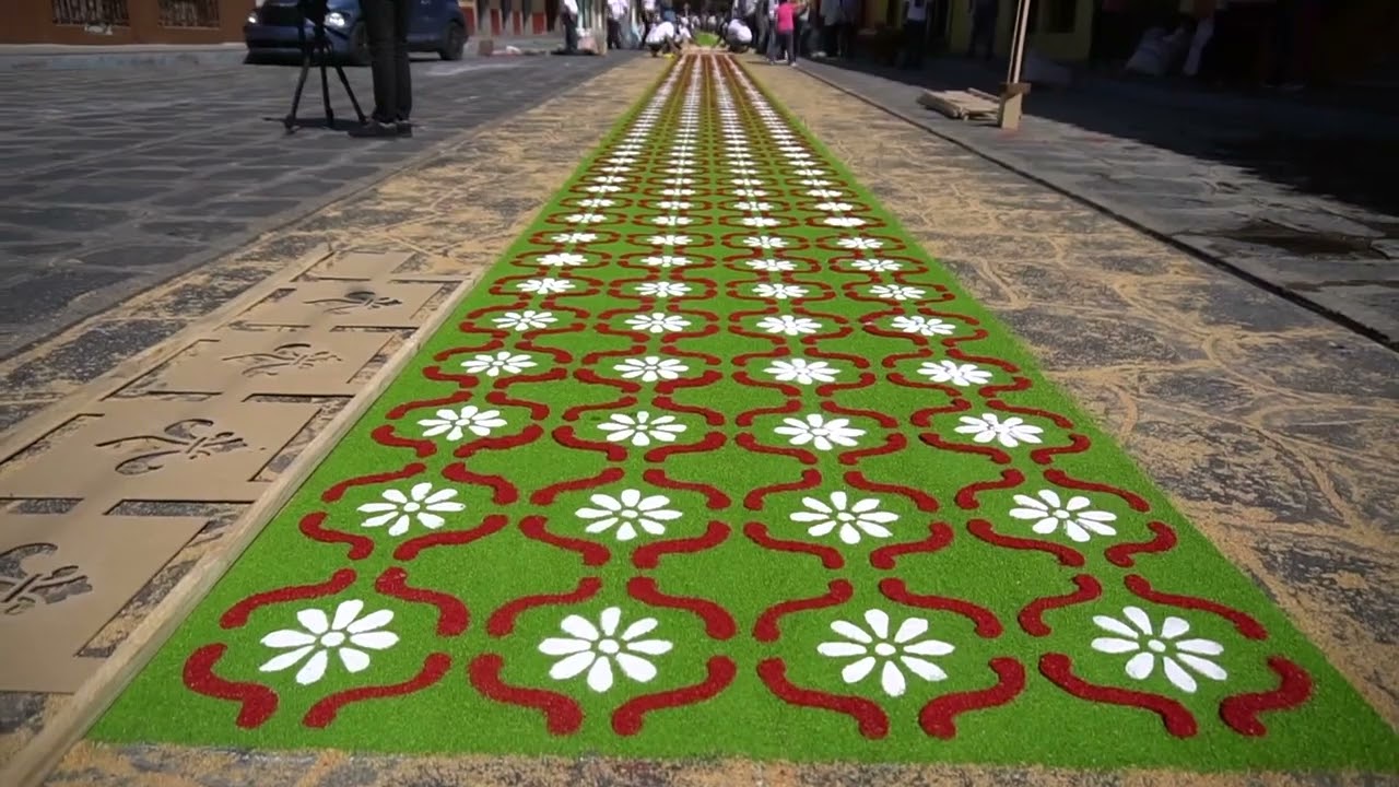 Alfombras de aserrín: Arte efímero xiqueño