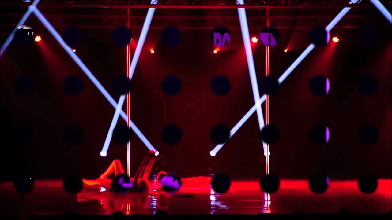 Allegra Bird - Pole dance