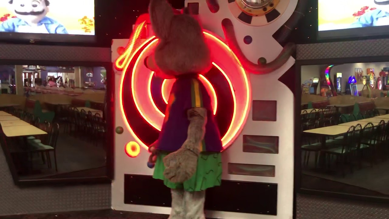 Chuck E Cheese - Darien Illinois - Chuck E. World Song