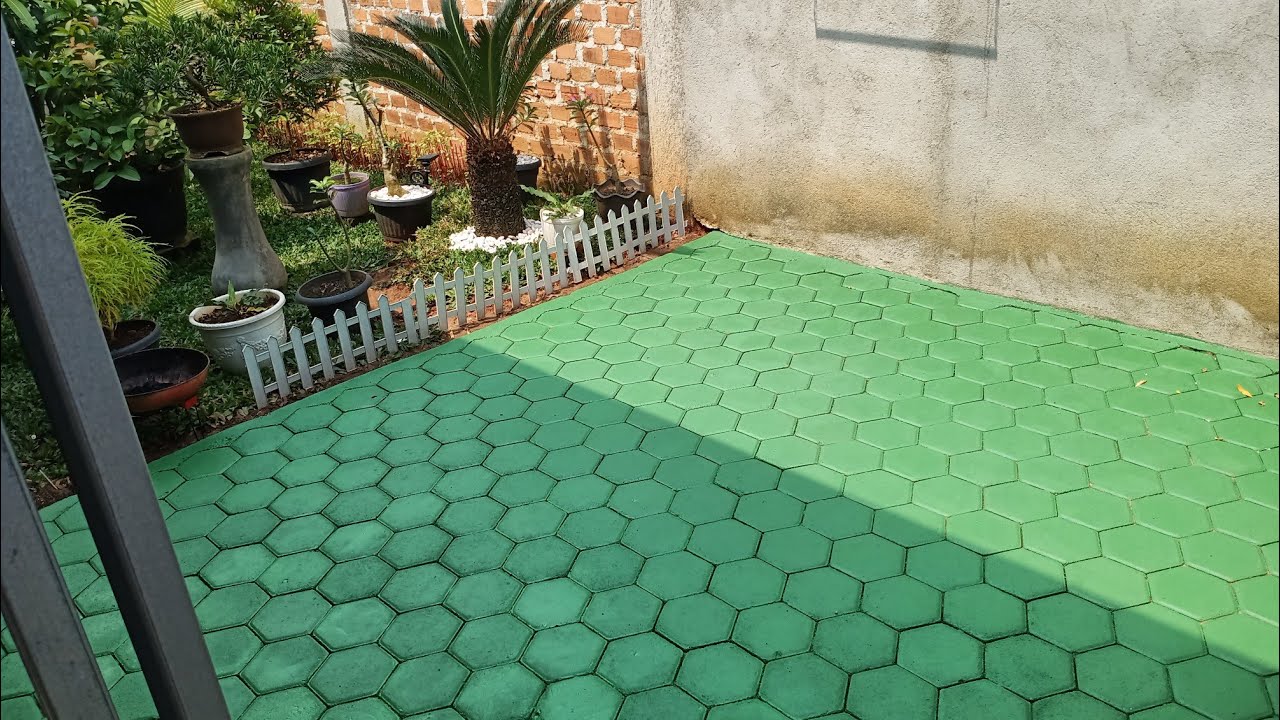 Membersihkan jamur dan cat paving