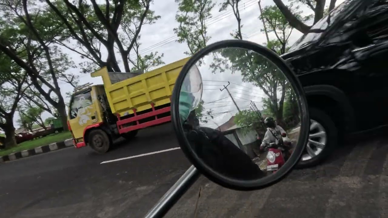 JALAN JALAN SAMBIL CERITA, EH MALAH..