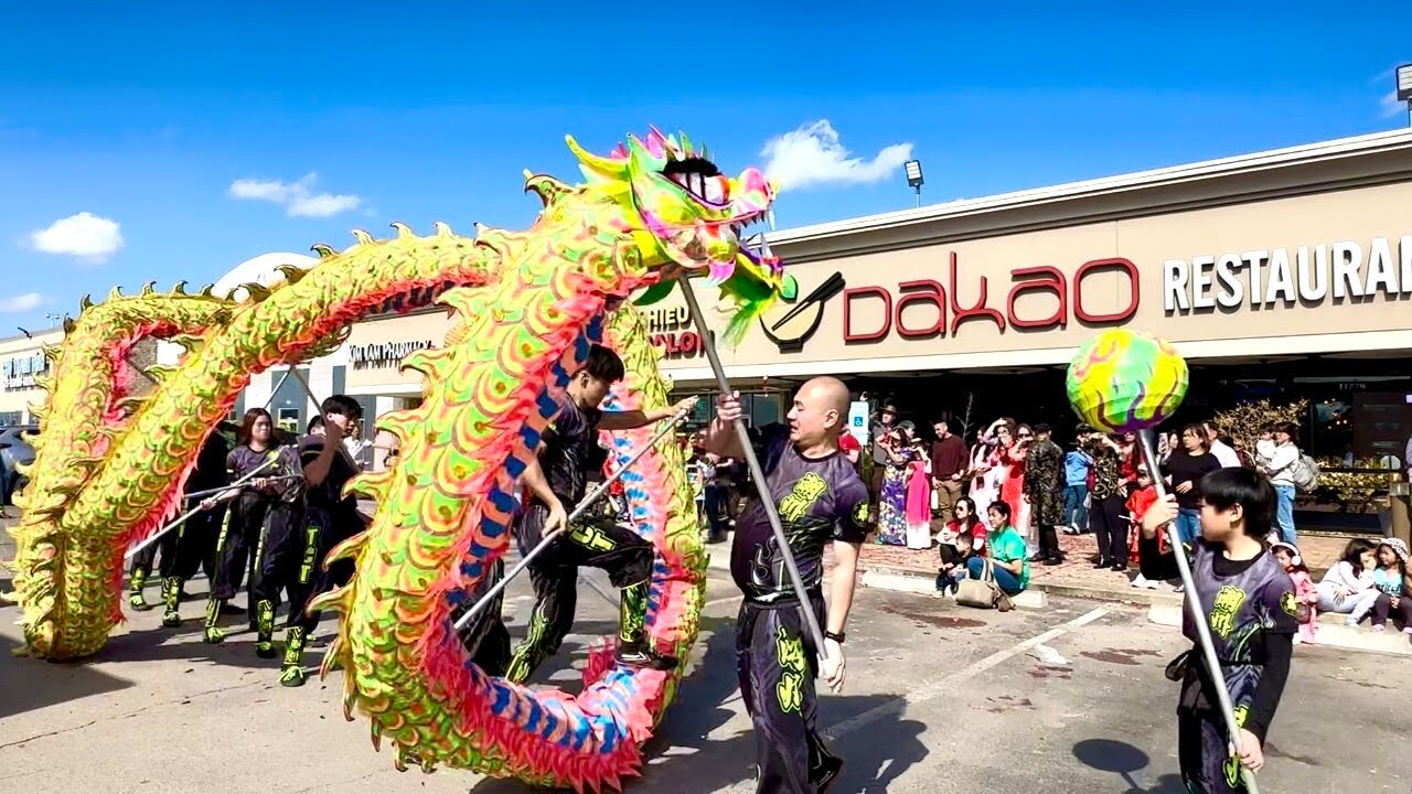 Đo&agrave;n L&acirc;n Ch&ugrave;a &Ocirc;ng Bổn tại nh&agrave; h&agrave;ng Dakao/Teo Chew Association-Unicorn Dragon & Lion Dance Team
