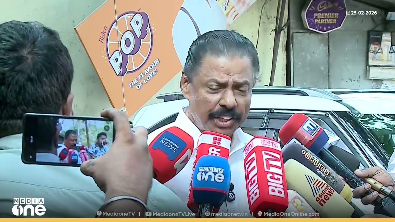 'മന്ത്രിയുടെ കഴുത്തും കൈയും പിടിച്ചു തിരിച്ചെന്നാ വിവരം, ഇതൊന്നും കോൺ​ഗ്രസ് അറിയാതെ നടക്കില്ല...'