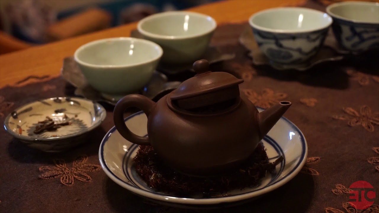 Tea enthusiast explains his brewing process
