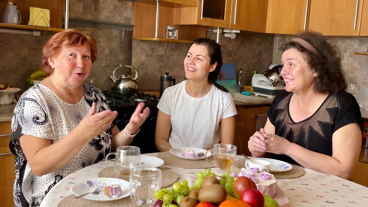 FILIPINO FOOD INVADES RUSSIA! Mama promotes the Philippines!