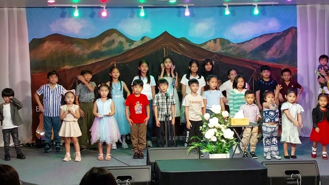 YenYen sings Skidamarink @ HIS church Bangkok,  June 2025 #ytshorts 