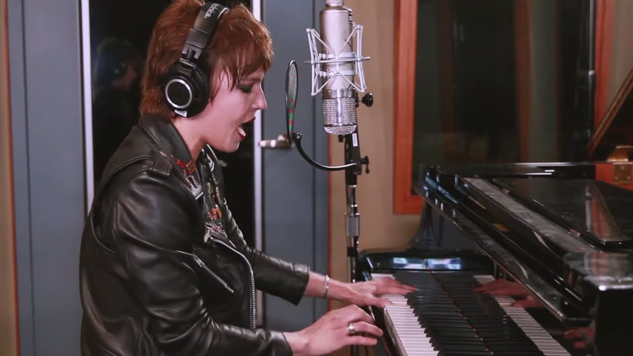 Halestorm - Black Vultures (Acoustic Performance)