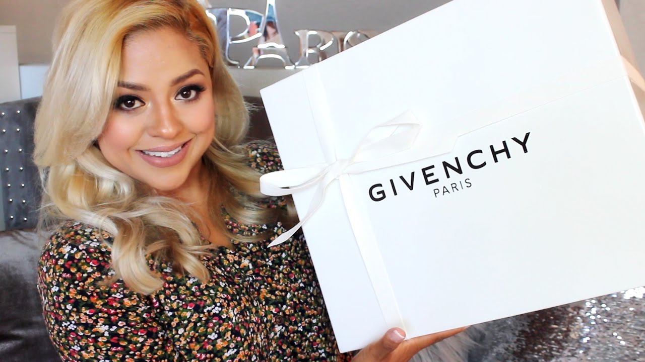 Unboxing My First Designer Handbag ( GIVENCHY ANTIGONA SMOOTH LEATHER ) & How I saved $200 😉