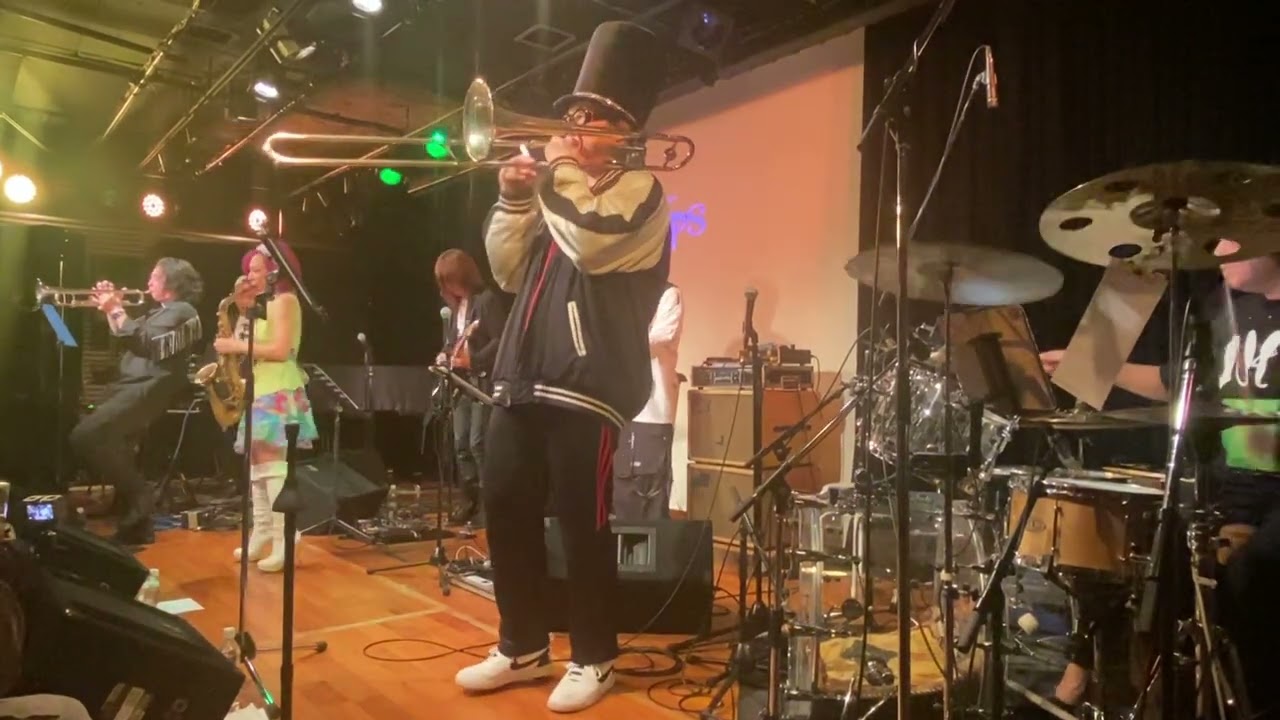 坂田明奈(Sax)･FIRE HORNS･坂本竜太(B)･Penny-K(Key)･小山将平(G)･外薗雄一 (Dr) / Intersect