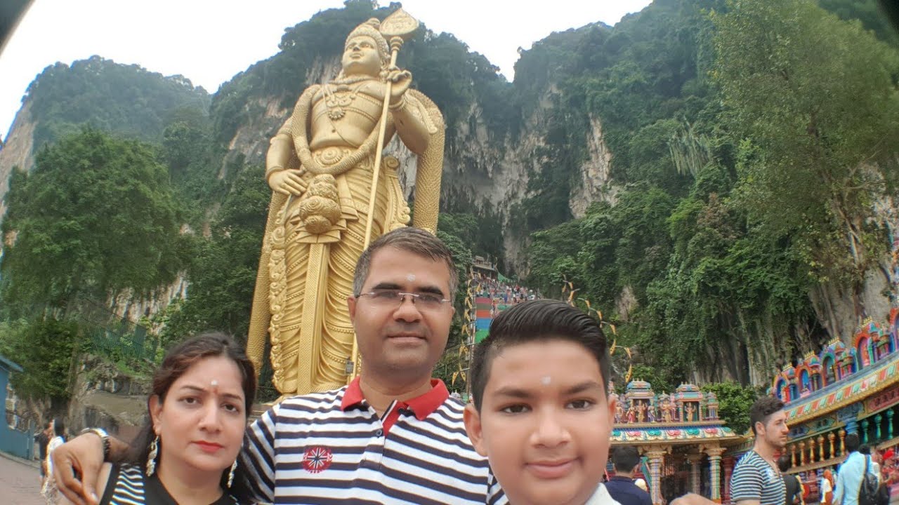 Batu Caves in Hindi, Kaula Lumpur, Malaysia