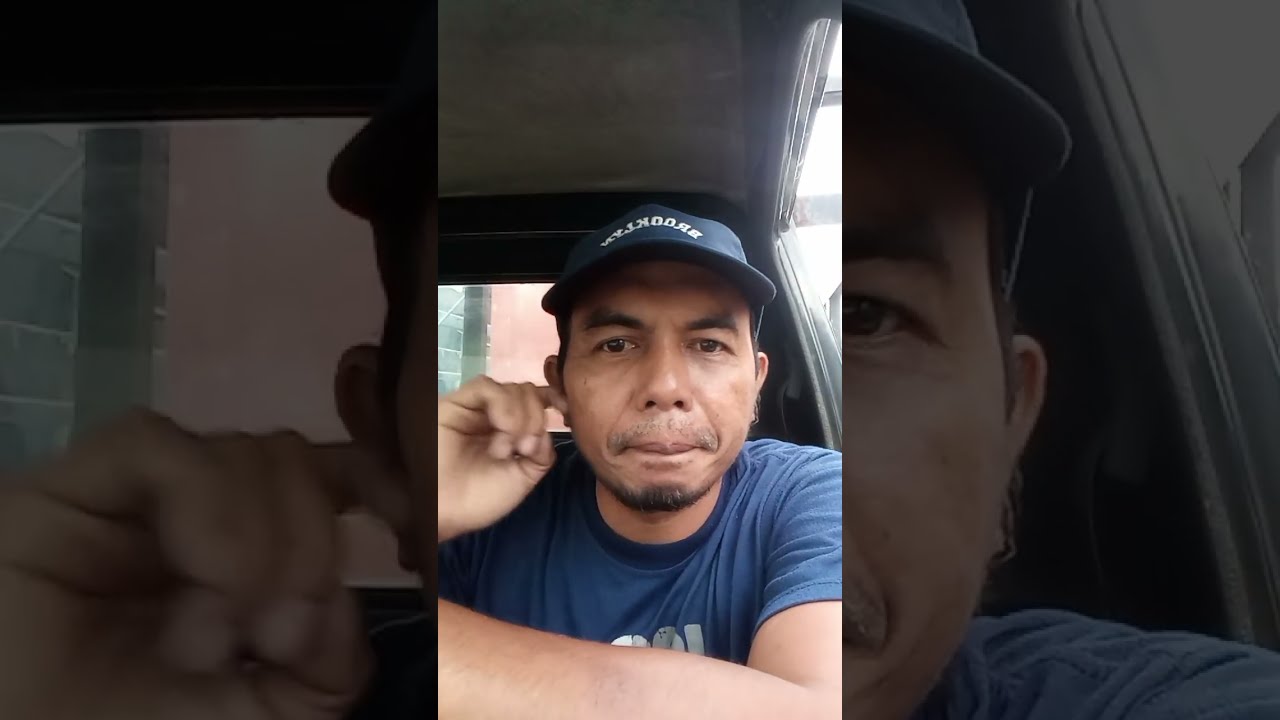 King Aziz  sedang live sekarang!