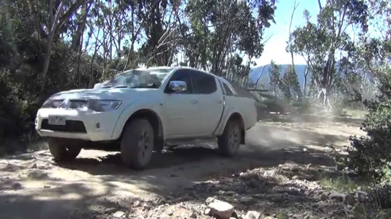 2014 Mitsubishi Triton GLX-R auto review