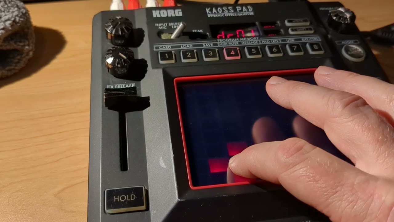 KORG KAOSS Pad KP-3 Mini-Demo of a Crazy Sample Destroyer