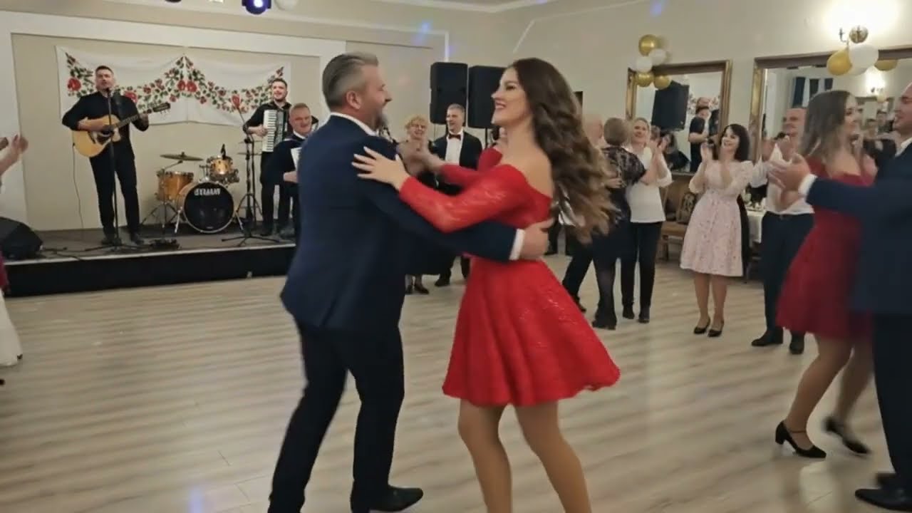 Ten Refren Słychać w Każdej Sali – 2026 Będzie Należeć Do Niego!