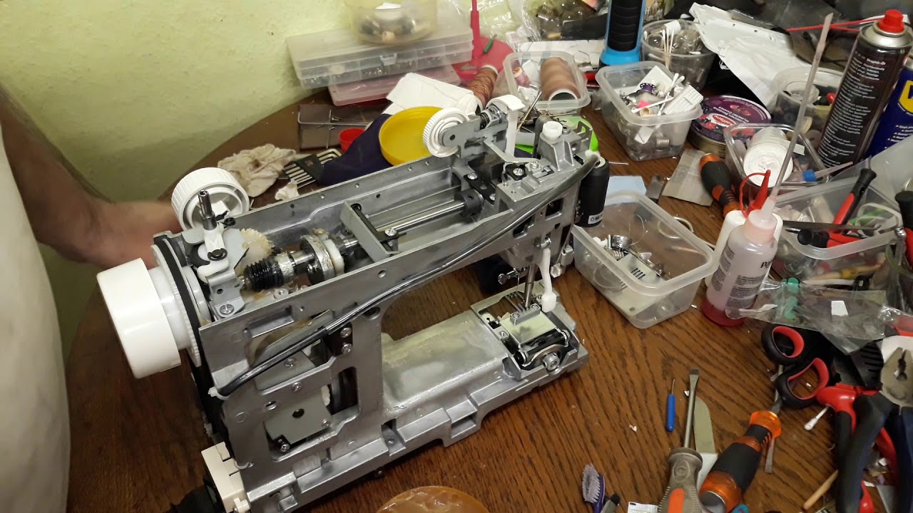 Singer Nähmaschine - Modell 3221 Symphonie V - Maschine ölen und schmieren - تشحيم وتزييت الماكينة