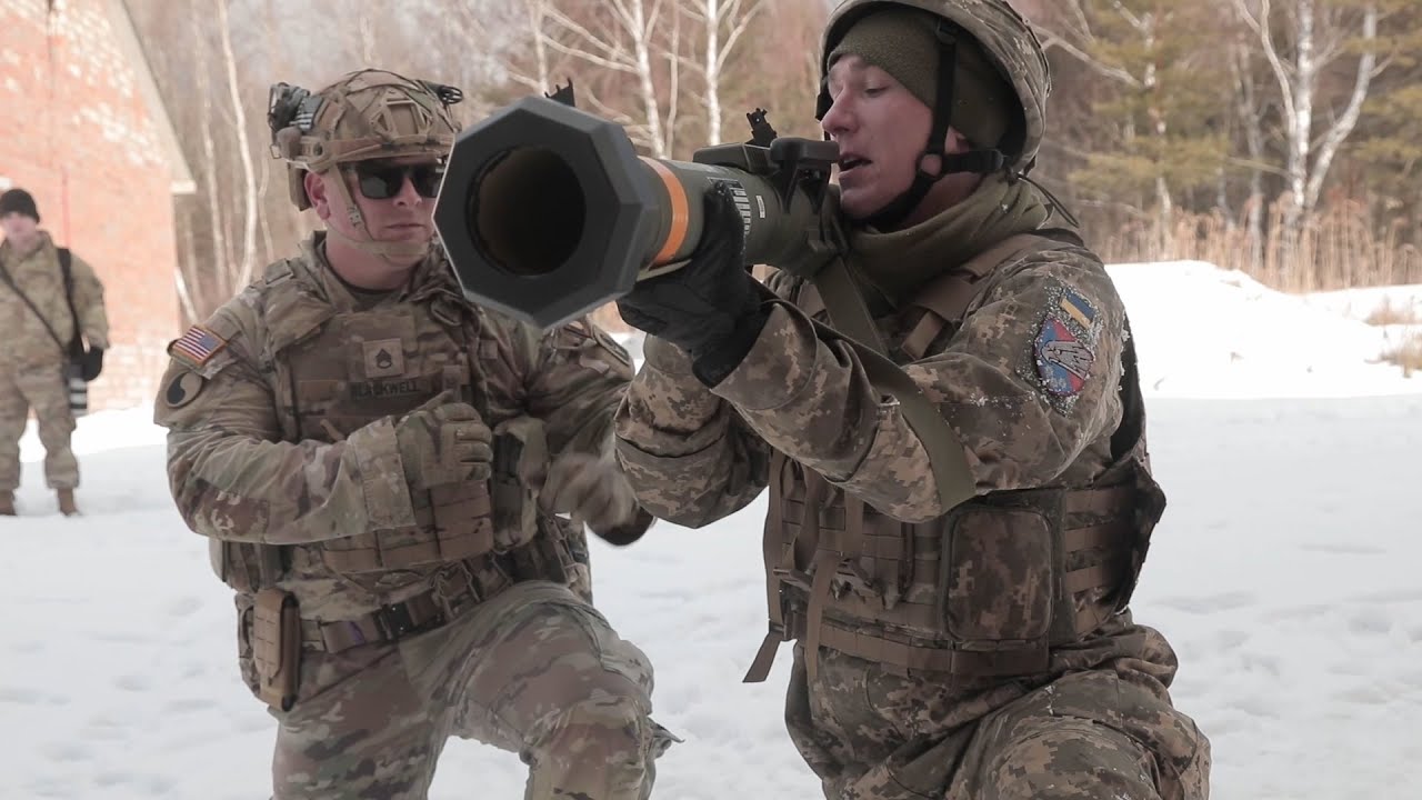 Військові ЗСУ опановують американські гранатомети M141 Bunker Defeat Munition