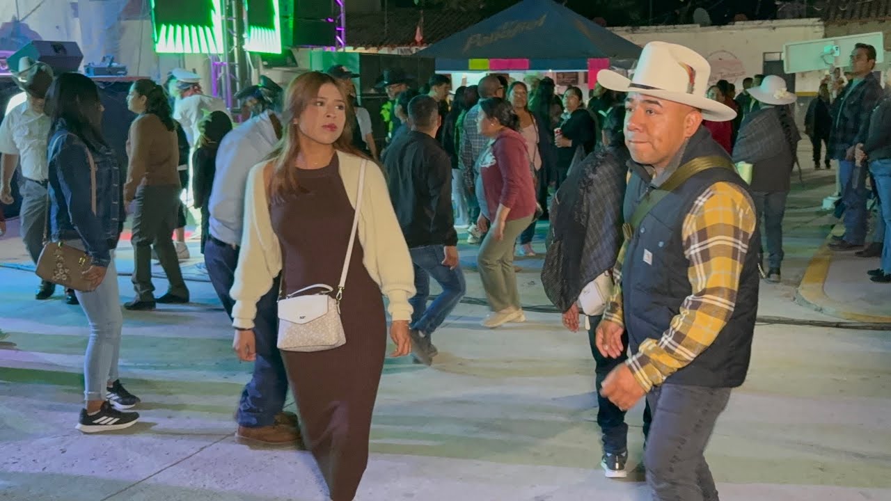 Baile de carnaval en San Juan Mixtepec región de la mixteca oaxaqueña 