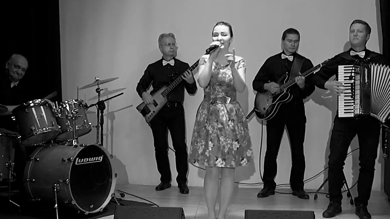 Синий лён - (Муз. Р.Паулса Сл. А.Круклиса. перевод А. Дмоховского) из реп. Ларисы Мондрус 1970 год.