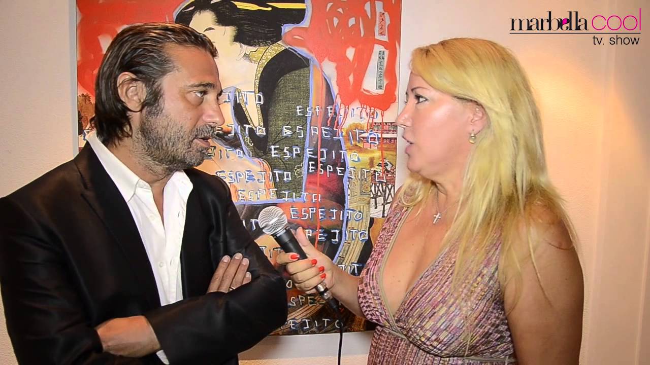 María Elena Paganini en la exposición de pintura de Jordi Mollà