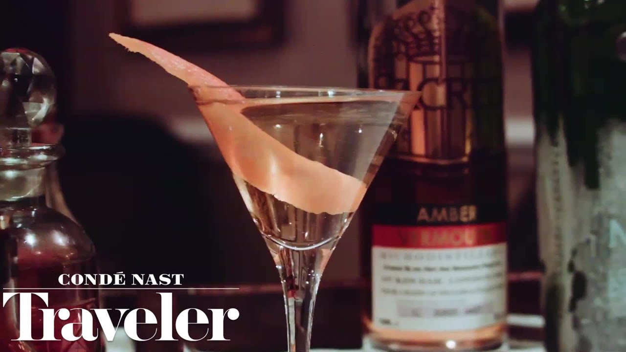 How to Make a James Bond's 'Vesper' Martini | Cond&eacute; Nast Traveler