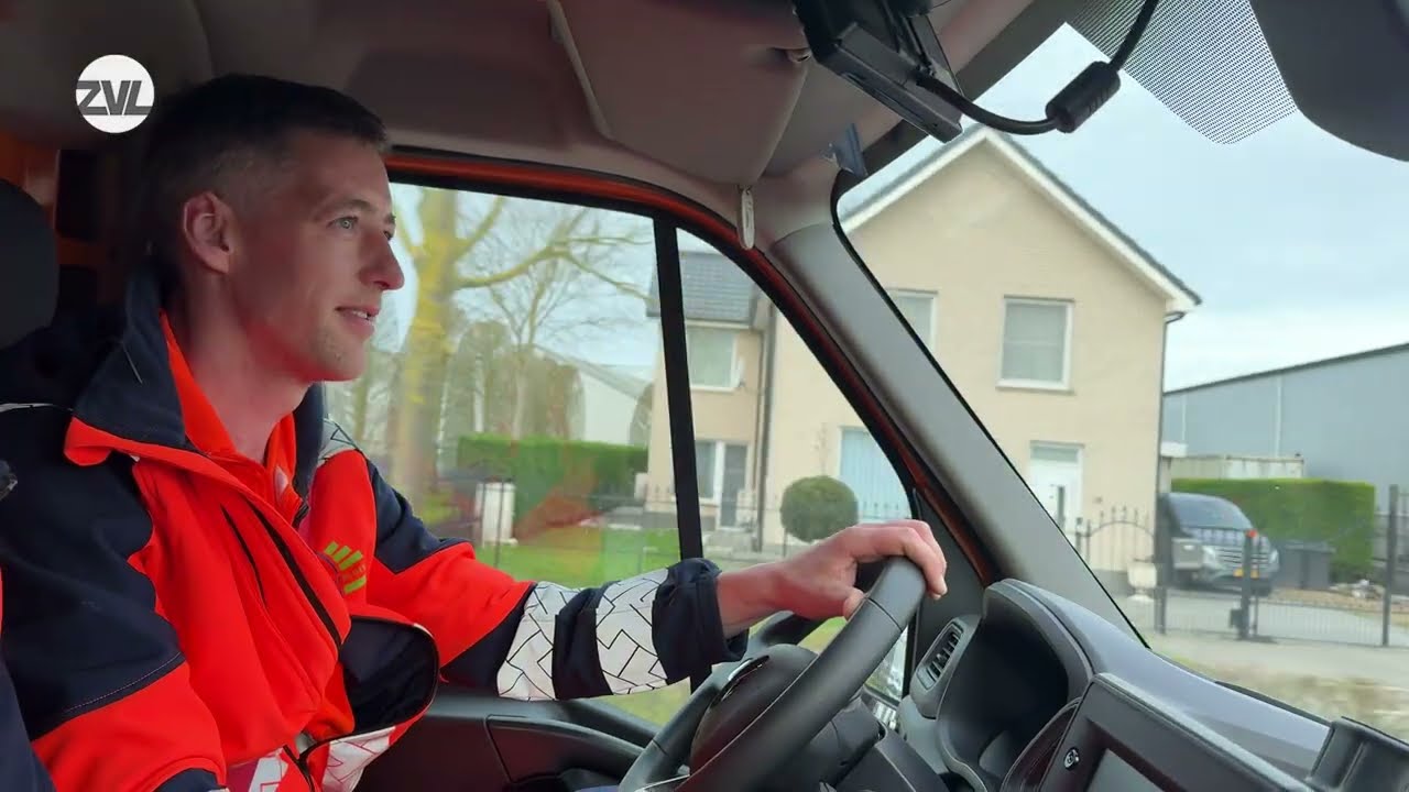 Opbouwen stemlokalen - NIEUWS | Omroep ZVL