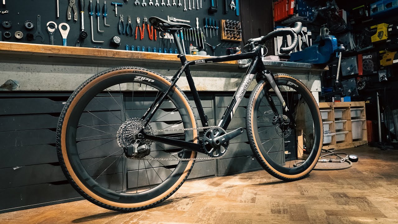 Custom Built Bombtrack Hook EXT C With Sram eTap AXS and Zipp
