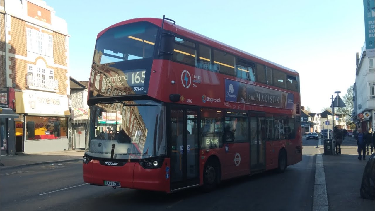 Stagecoach - Wright Electroliner - 82149e - LX75ZHD - on Route 165 - at Romford Station - 17/03/2026