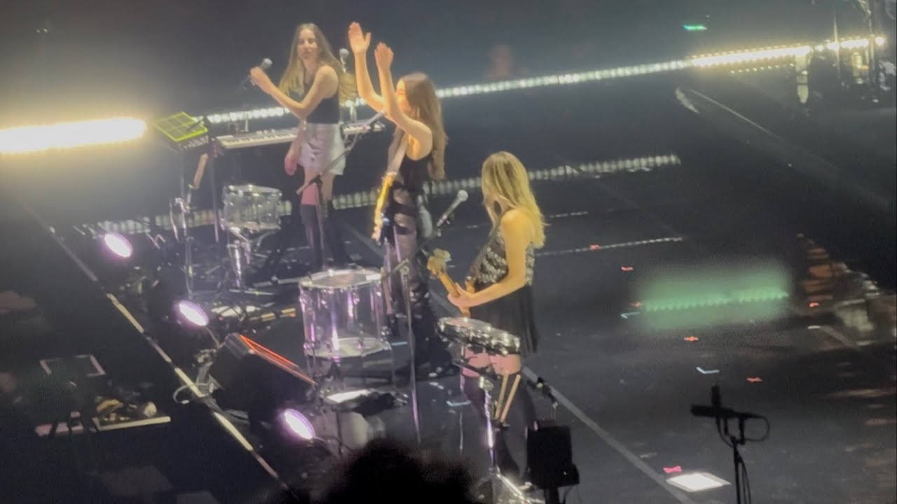 Haim - “Now I'm In It” 9/8/2025 Madison Square Garden, New York, NY