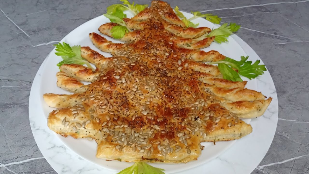 Ricetta di Natale, albero di pasta sfoglia. Semplice e buonissimo 